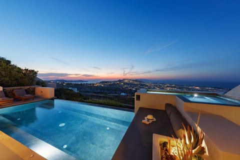 Balcony/Terrace, Pool view, Sunrise