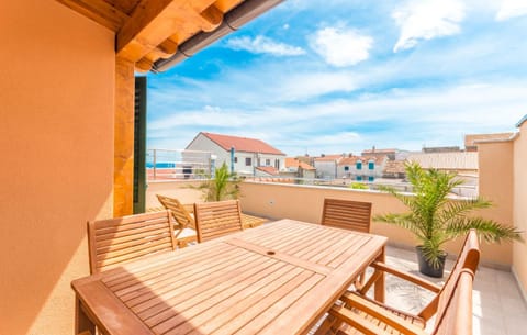 Day, Balcony/Terrace, On site, City view, Sea view, Street view