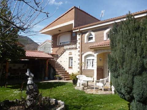 Facade/entrance, Garden