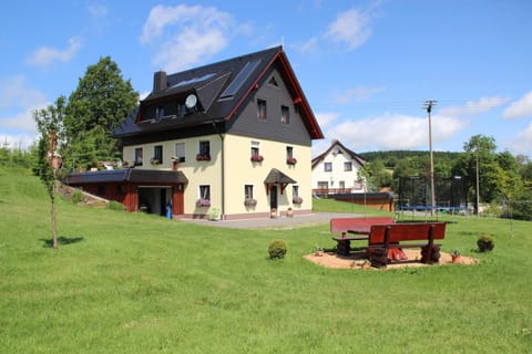 Facade/entrance, Day, Summer, BBQ facilities, Balcony/Terrace