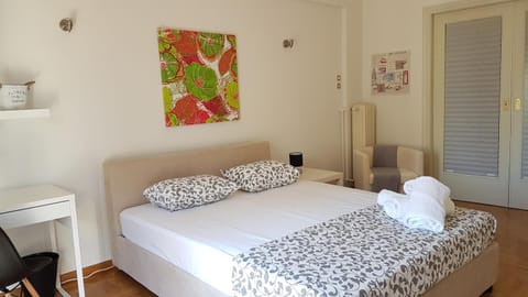 Errathens Wheat Apartment - Athens Center, 3 BD, 1 BATH Apartment in Athens