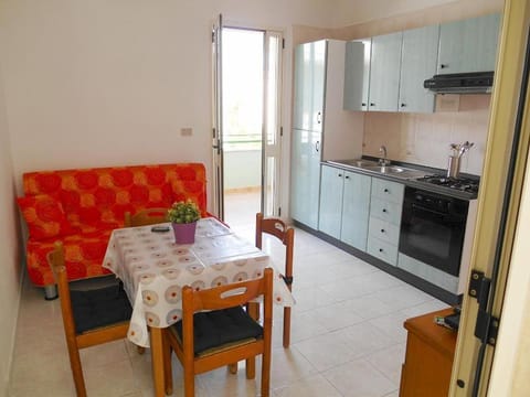 Kitchen or kitchenette, Seating area, kitchen