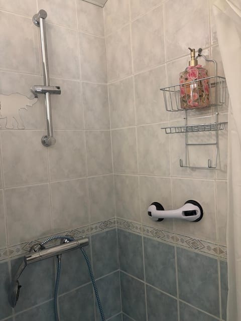 Appartement central des terres chaudes proche bord de mer Apartment in Menton