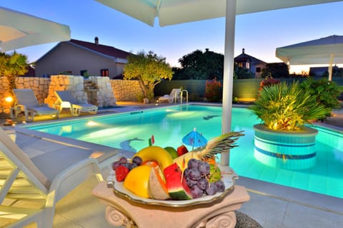 Garden, Banquet/Function facilities, Swimming pool