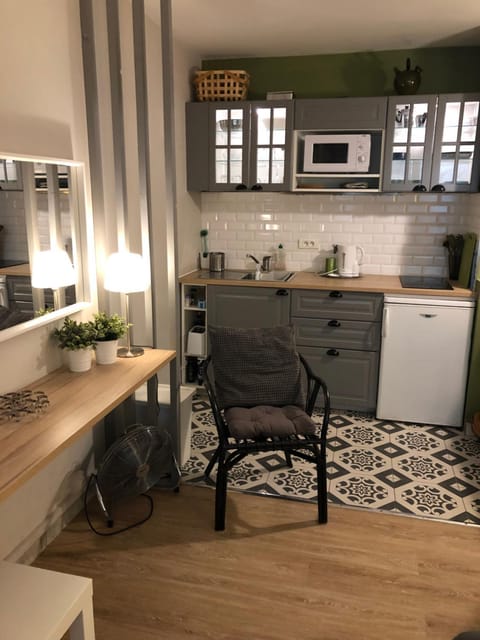 Kitchen or kitchenette, Decorative detail