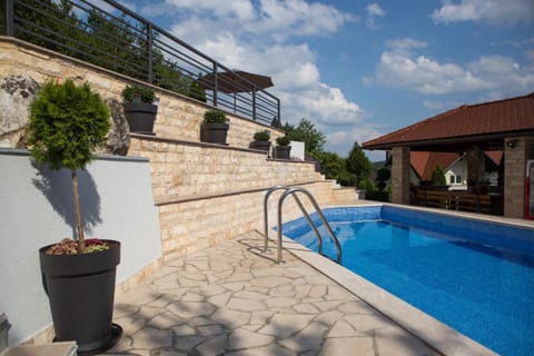 Swimming pool, Swimming pool