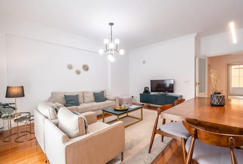 TV and multimedia, Living room, Dining area