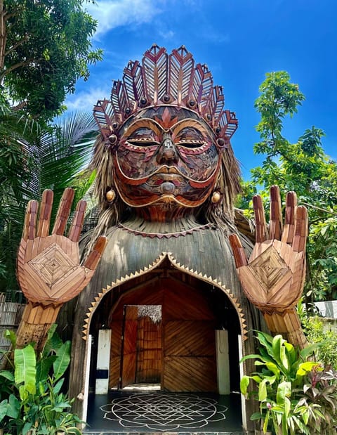 Facade/entrance, Decorative detail