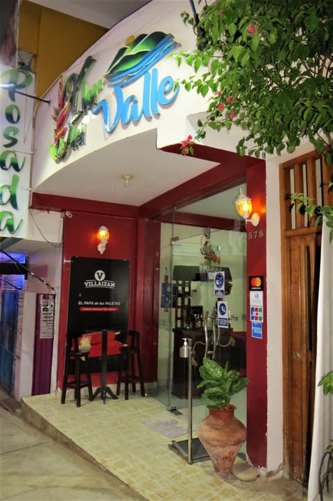Facade/entrance