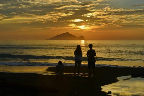 Off site, People, Sunrise