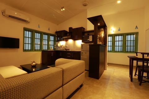 Communal lounge/ TV room, Lounge or bar, Communal kitchen