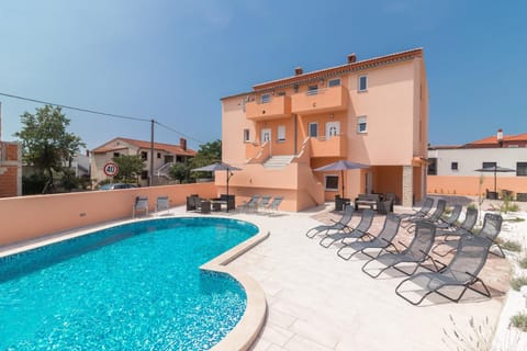 Balcony/Terrace, Swimming pool