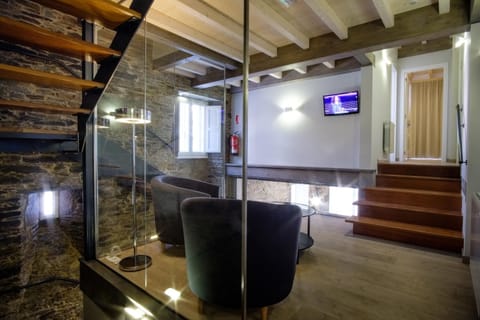 Staff, Communal lounge/ TV room, People, Floor plan, On site, City view, Street view, Family