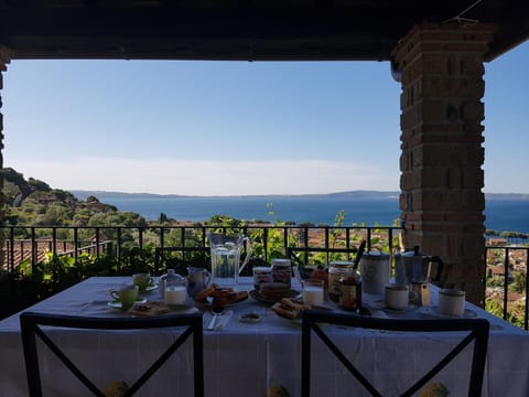 Villa Isotta Villa in Trevignano Romano