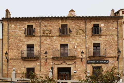 Facade/entrance, City view, Landmark view, Street view