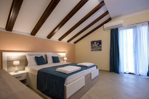 Day, Living room, Photo of the whole room, Bedroom