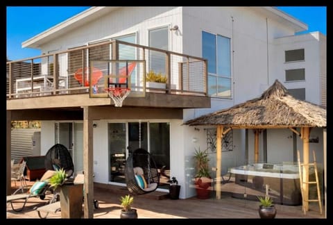 Property building, Hot Tub