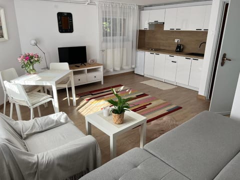 TV and multimedia, Dining area