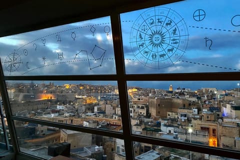 View (from property/room), Lounge or bar, City view, Sea view