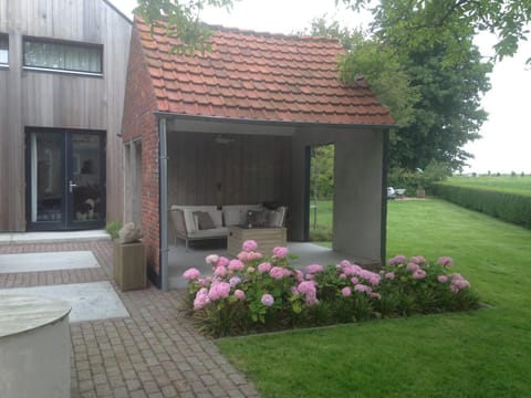 BBQ facilities, Garden, Balcony/Terrace, Beach