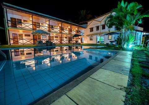Night, Pool view