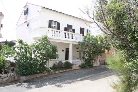Property building, Facade/entrance, Summer