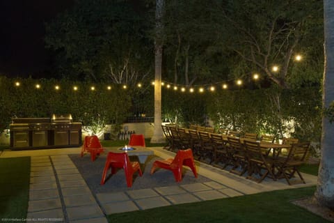 Patio, Night, BBQ facilities, Garden, Kitchen or kitchenette, Dining area, Garden view