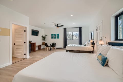Photo of the whole room, Bedroom