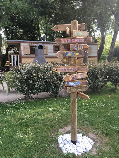 Des roulottes en Provence Bed and Breakfast in Avignon