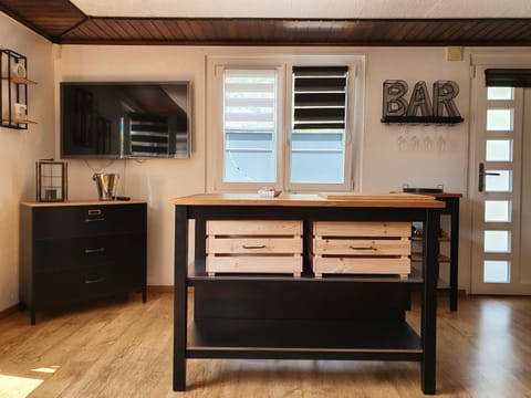 TV and multimedia, Kitchen or kitchenette