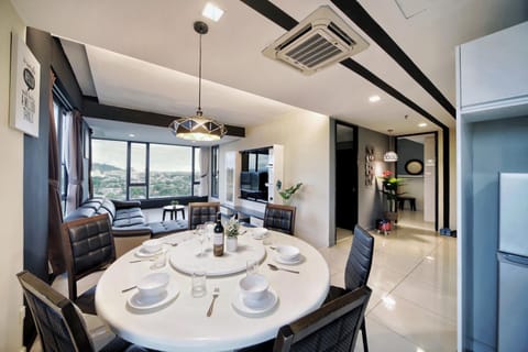 Living room, Photo of the whole room, Dining area