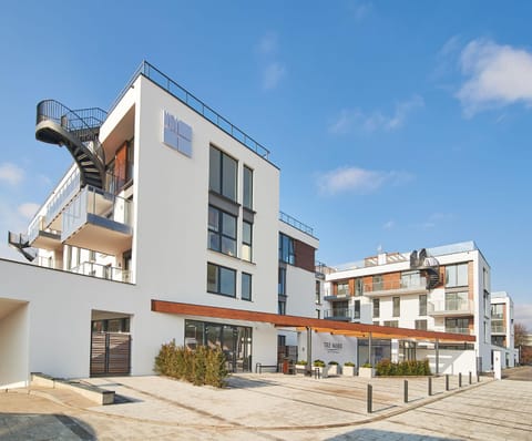 Property building, Facade/entrance, Neighbourhood, Location