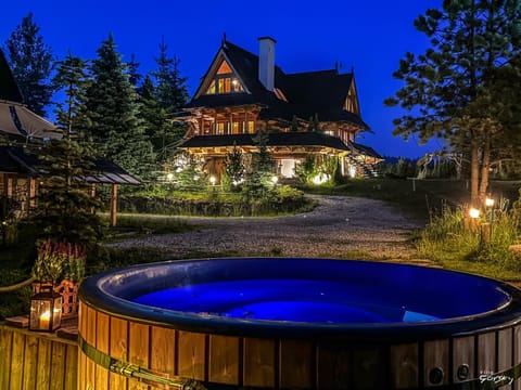 Property building, Night, Activities, Summer, Garden