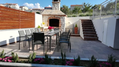 Patio, BBQ facilities, Garden, Balcony/Terrace