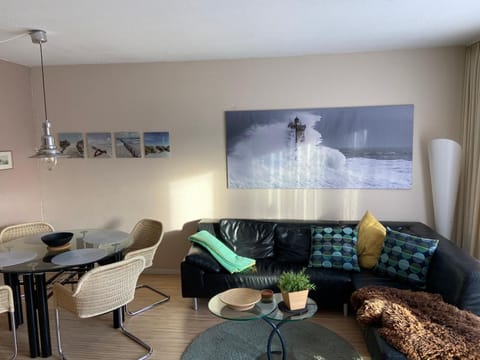 Living room, Photo of the whole room