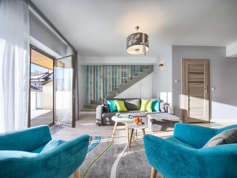 Balcony/Terrace, Living room, Photo of the whole room, Decorative detail, Seating area