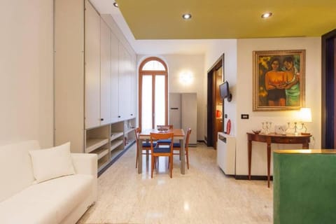 Communal lounge/ TV room, Dining area