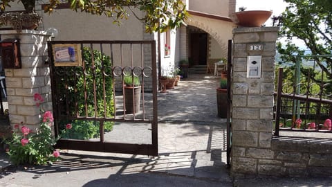 Facade/entrance, Lake view, Mountain view