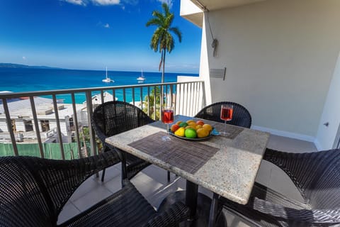 Patio, Natural landscape, View (from property/room), Balcony/Terrace, Seating area, Dining area, Sea view