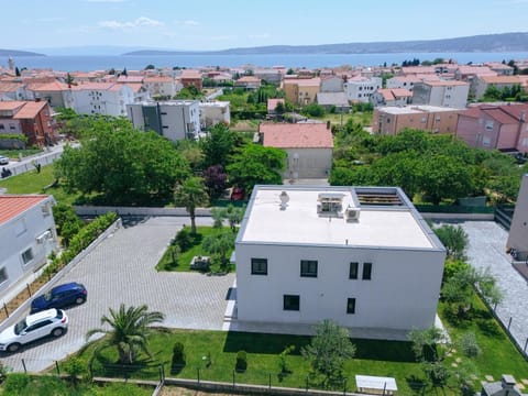 Villa Castelli, Family Holiday House with Private Pool Apartment in Šibenik-Knin County, Croatia