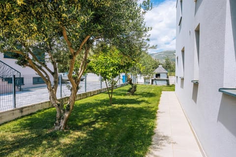 Villa Castelli, Family Holiday House with Private Pool Apartment in Šibenik-Knin County, Croatia