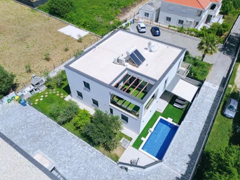 Villa Castelli, Family Holiday House with Private Pool Apartment in Šibenik-Knin County, Croatia