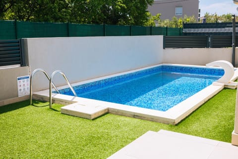 Villa Castelli, Family Holiday House with Private Pool Apartment in Šibenik-Knin County, Croatia