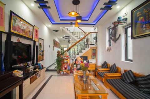 Communal lounge/ TV room, Living room, Seating area
