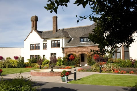 Facade/entrance, Facade/entrance, Summer