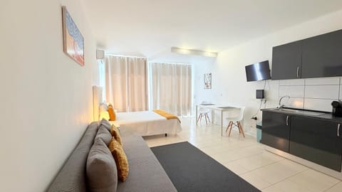 Kitchen or kitchenette, Living room, Bedroom