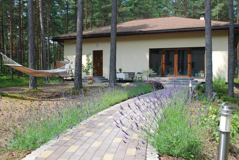 Facade/entrance, Garden, Balcony/Terrace