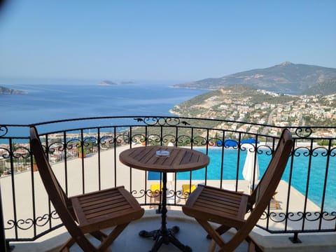 Balcony/Terrace, Pool view, Sea view, Swimming pool