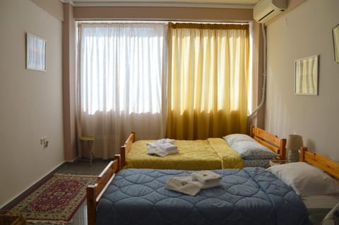 Bed, Photo of the whole room, Bedroom, Street view
