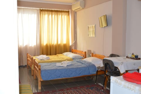 Bed, Bedroom, towels, air conditioner